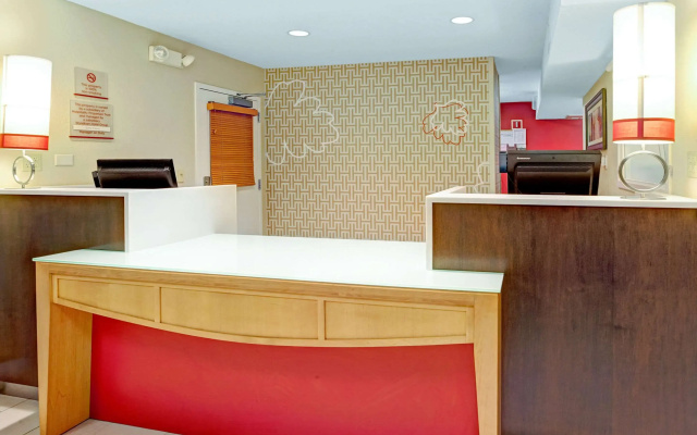 photo 2 of MainStay Suites Northbrook Wheeling