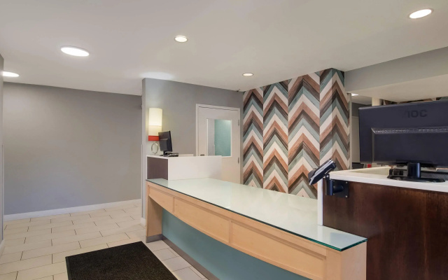 photo 4 of MainStay Suites Omaha Old Mill