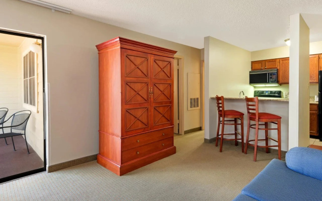 photo 3 of Hawthorn Suites by Wyndham San Antonio NE