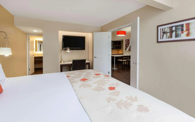photo 2 of Hawthorn Suites by Wyndham Detroit Southfield