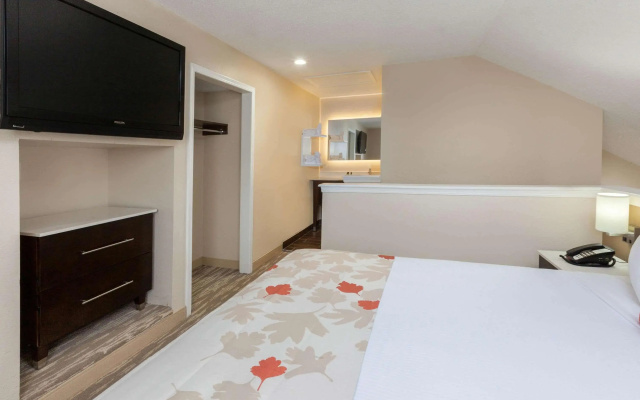 photo 3 of Hawthorn Suites by Wyndham Detroit Southfield