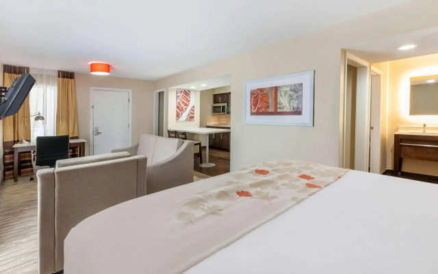 photo 4 of Hawthorn Suites by Wyndham Detroit Southfield