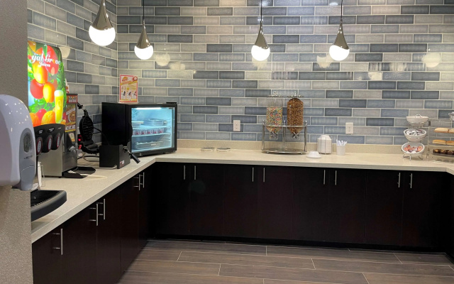 photo 4 of Hawthorn Extended Stay by Wyndham Sulphur (Lake Charles)