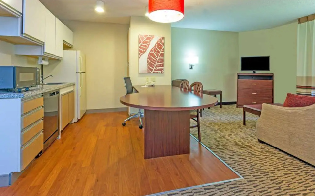 photo 2 of Mainstay Suites Charlotte - Executive Park