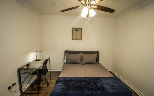 photo 4 of Cozy Remodeled 2br/2ba Near Downtown Sleeps 8