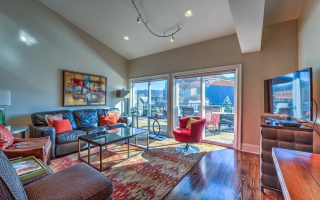 photo 2 of Heart of Asheville - 4 Br Home