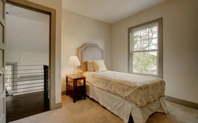 photo 2 of Heart of Denver Luxury Living 3 Bd 2.5 Ba