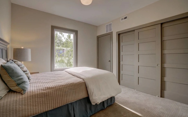 photo 4 of Heart of Denver Luxury Living 3 Bd 2.5 Ba