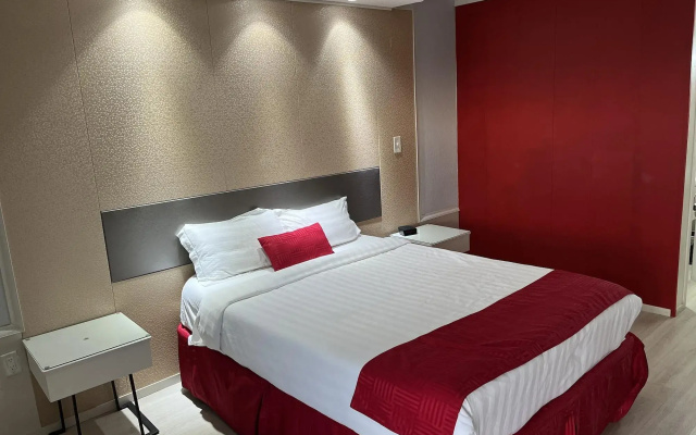 photo 2 of Travelodge by Wyndham Orlando / Heart of International Drive
