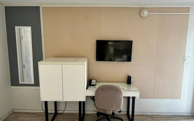 photo 4 of Travelodge by Wyndham Orlando / Heart of International Drive