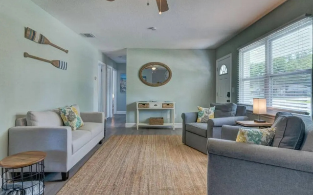 photo 2 of Heated Pool Close to St Pete Tampa Pet Friendly