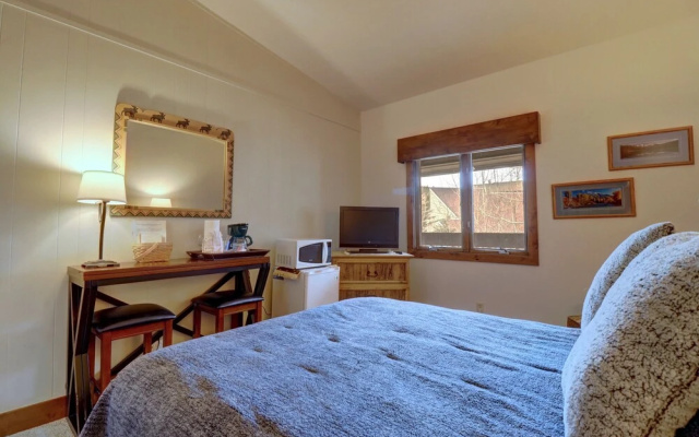 photo 4 of Heated Pool Ski-In Walk-Out Perfect Hotel Room - CV210A by Redawning