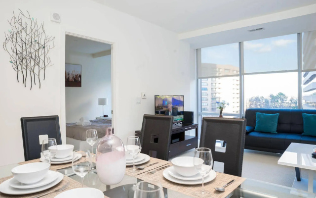 photo 4 of Heaven on Hollywood Furnished Apts - Vine