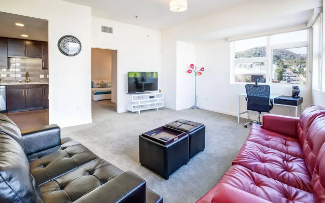 photo 5 of Heaven on Hollywood Furnished Apts - Vine