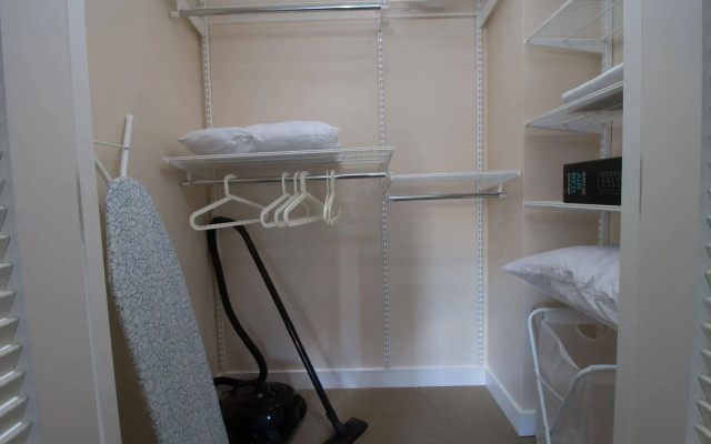 photo 2 of Heaven on Washington Furnished Apartments
