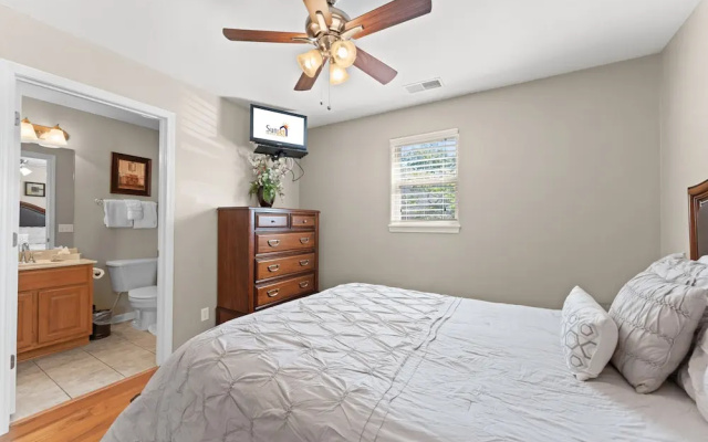 photo 4 of Heavenly Hideaway 2 Bedroom Condo by RedAwning