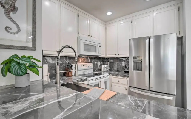 photo 5 of Charming Oceanside Condo w/ Beach & Pool Access!
