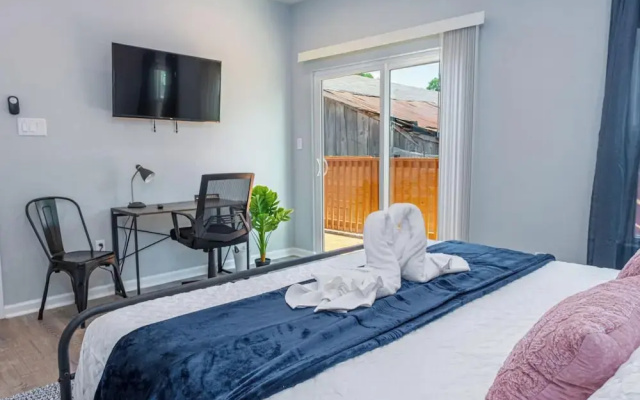 photo 5 of Heaven-sent Convenient 4br/ 3BA Near Downtown