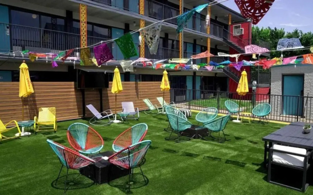 photo 4 of Heights House Hotel