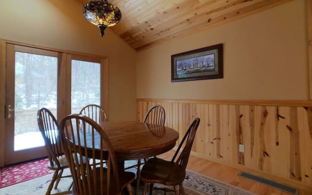 photo 2 of Yeti`s Den