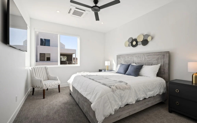 photo 3 of Hello Sunshine Casita 1 Bedroom Home