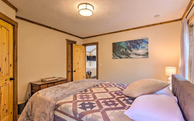 photo 5 of Hendersonville Cabin w/ Hot Tub, Views & Fire Pit!