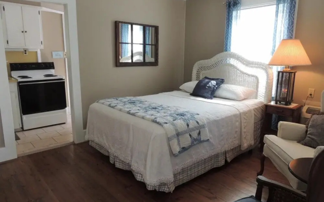 photo 4 of Hendersonville (NC) - 2 Br Cottage
