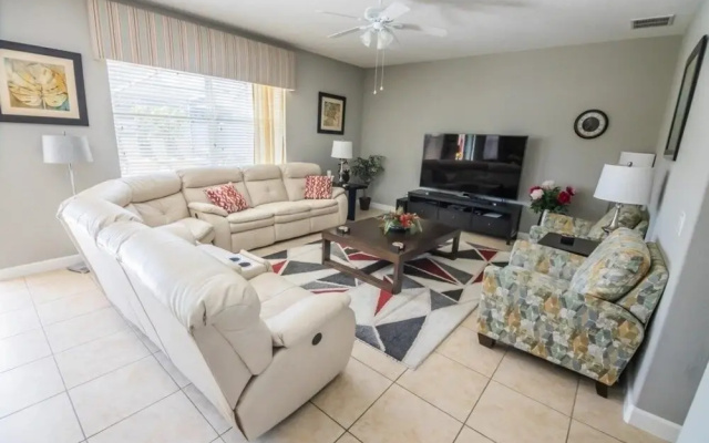 photo 4 of Hendrik's West Haven Vacation Home 5 Bedroom Home by Redawning