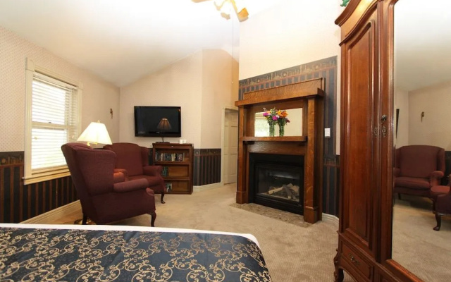 photo 5 of Hennessey House