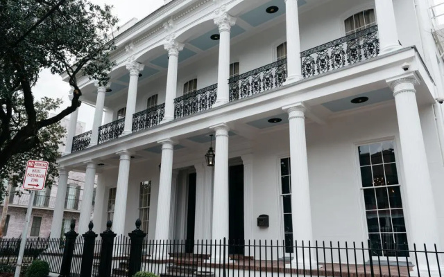 photo 2 of Henry Howard Hotel