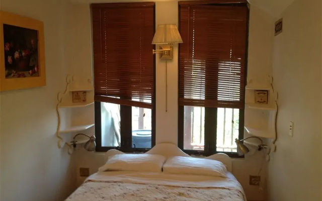 photo 5 of Herbivorian House