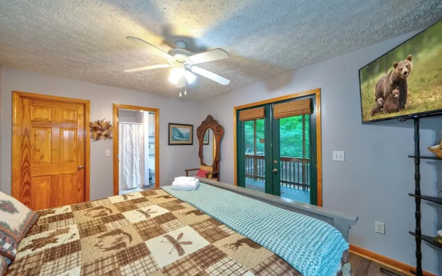photo 2 of Mountain Community Home In Ellijay! Games, Private Hot Tub and Sunsets!