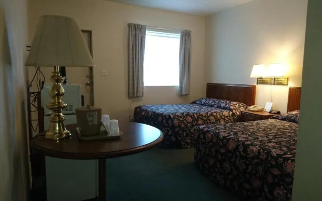 photo 4 of Heritage Inn