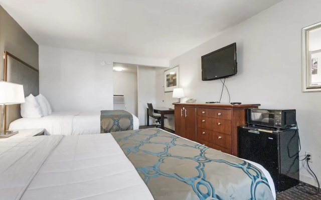 photo 2 of Heritage Inn Express Hayward