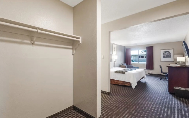 photo 4 of Heritage Inn Express Hayward
