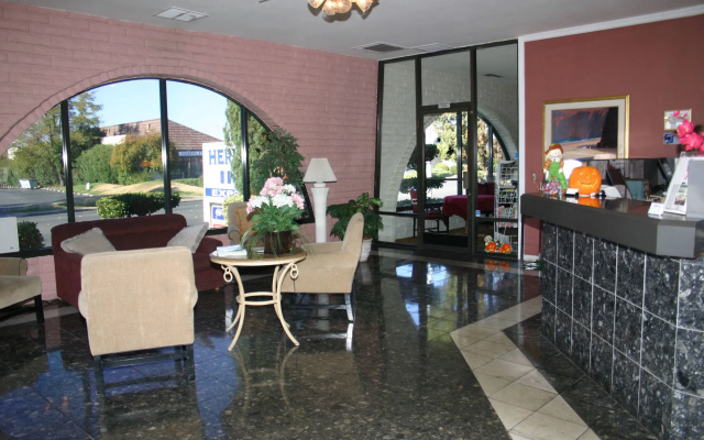 photo 2 of Heritage Inn Express Roseville