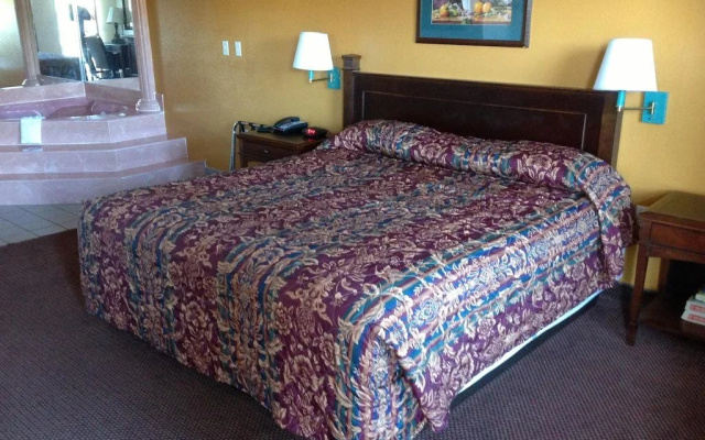 photo 2 of Heritage Inn Grand Prairie