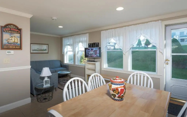 photo 2 of Heron Neck Cottage at One Long Beach
