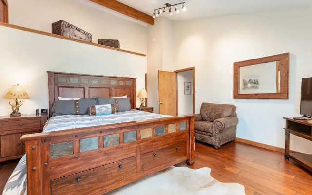 photo 2 of Herondale Luxury Vacation  At Windcliff 3 Bedroom Home by RedAwning