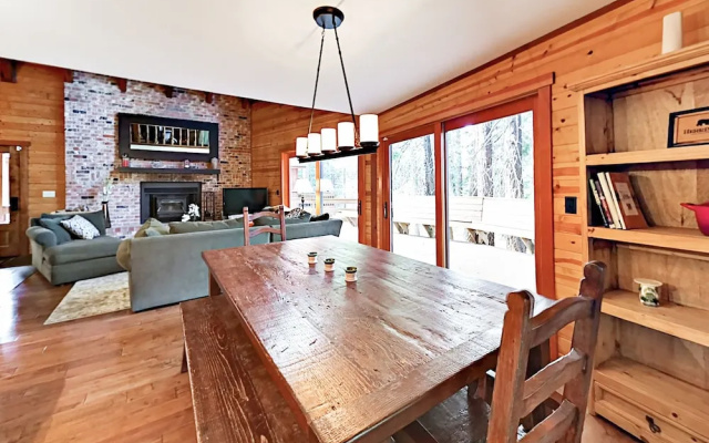 photo 4 of Herringbone Cabin 3 Bedrooms 2 Bathrooms Cabin