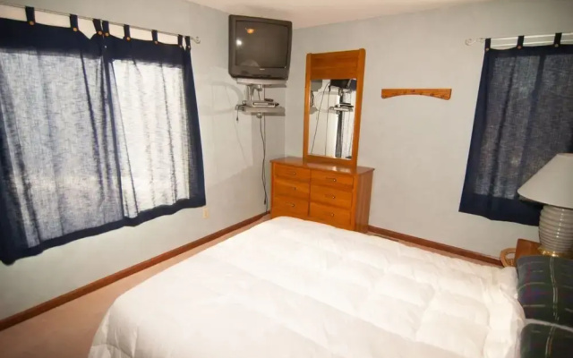 photo 4 of Slopeside Condo D102