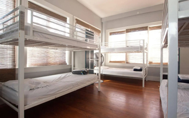 photo 4 of HI Houston Hostel