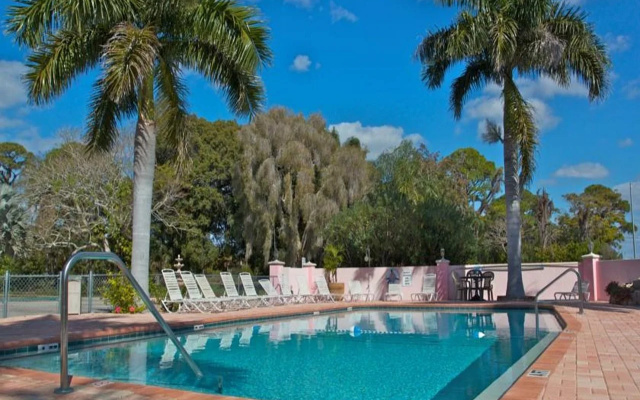 photo 4 of Hibiscus Suites - Gateway to Siesta Key