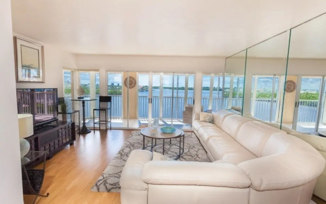 photo 3 of Hickory Bay West 407 - MO