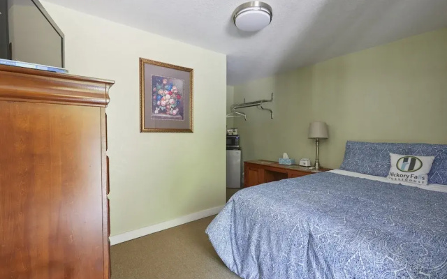 photo 4 of Hickory Falls Guesthouse