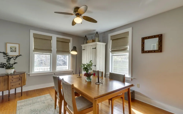 photo 2 of Hidden Charlottesville Home: 4 Mi to Downtown!