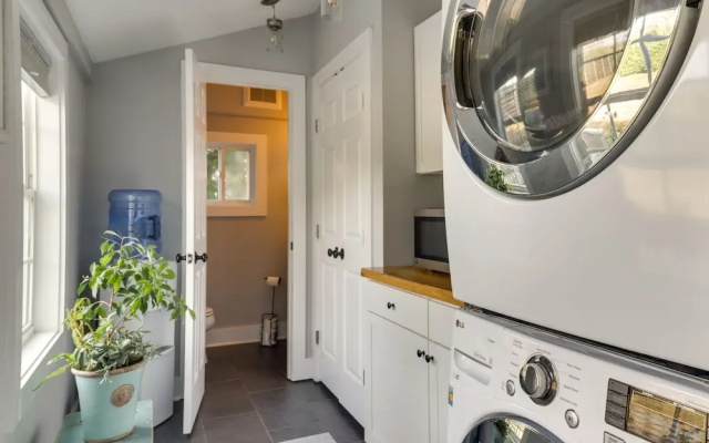 photo 3 of Hidden Charlottesville Home: 4 Mi to Downtown!