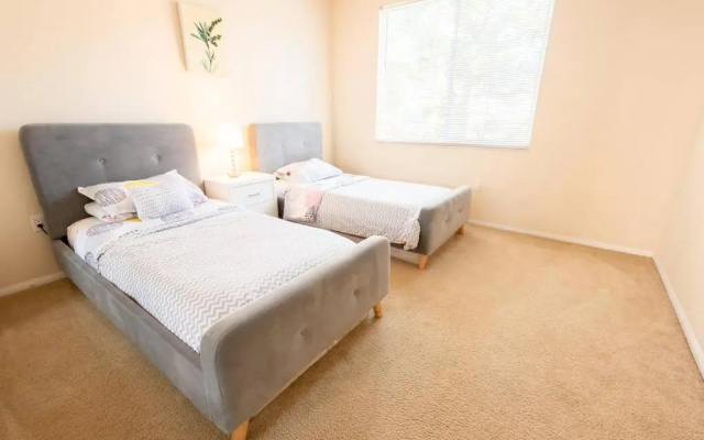 photo 4 of Hidden Gem in Marina Del Rey 2BR 2BA - Sleeps 5
