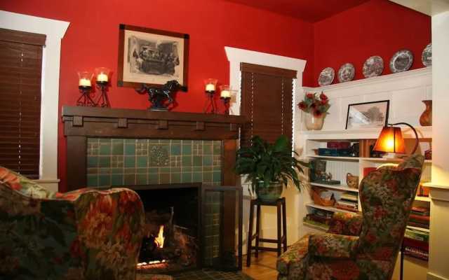 photo 3 of Hidden Oak Inn