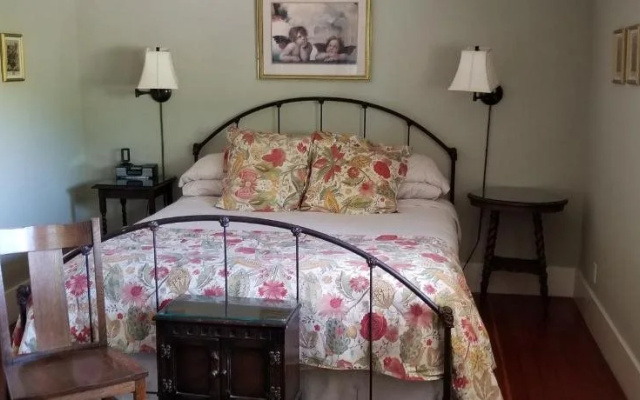 photo 5 of Hidden Oak Inn